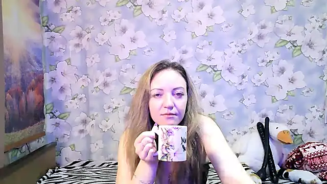 Snapshot of KattyLuuu chatting on October 24, 9:11 pm KattyLuuu online show from October 24, 9:11 pm