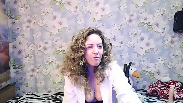 Snapshot of KattyLuuu chatting on October 30, 9:04 pm KattyLuuu online show from October 30, 9:04 pm