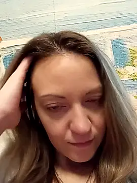 Snapshot of KattyLuuu chatting on December 13, 9:20 pm KattyLuuu online show from December 13, 9:20 pm