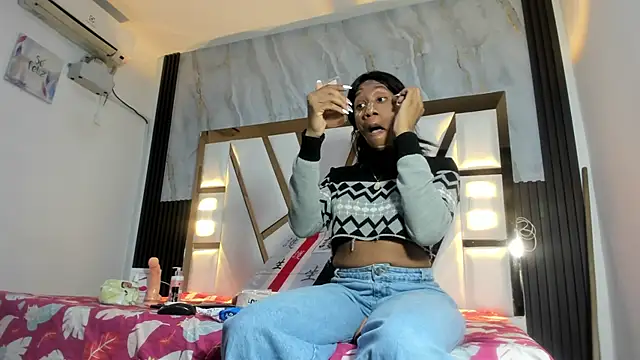 amber diior online show from September 27, 1:43 am