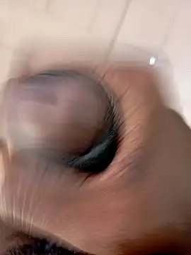 Snapshot of tharu111111 chatting on February 23, 10:49 am tharu111111 online show from February 23, 10:49 am