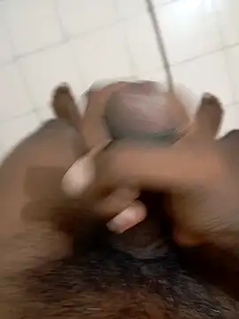 Snapshot of tharu111111 chatting on September 22, 7:16 pm tharu111111 online show from September 22, 7:16 pm