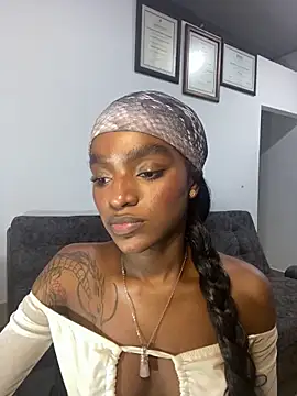 Snapshot of Zizi-campbel chatting on March 7, 12:34 pm Zizi-campbel online show from March 7, 12:34 pm