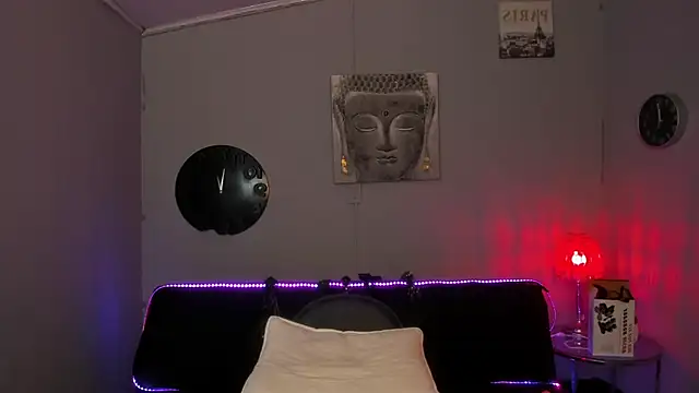 Camillesanto online show from March 18, 11:53 pm