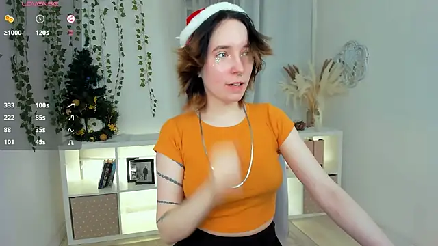 lilithlunna online show from January 4, 1:42 am