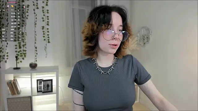 lilithlunna online show from January 15, 3:33 am