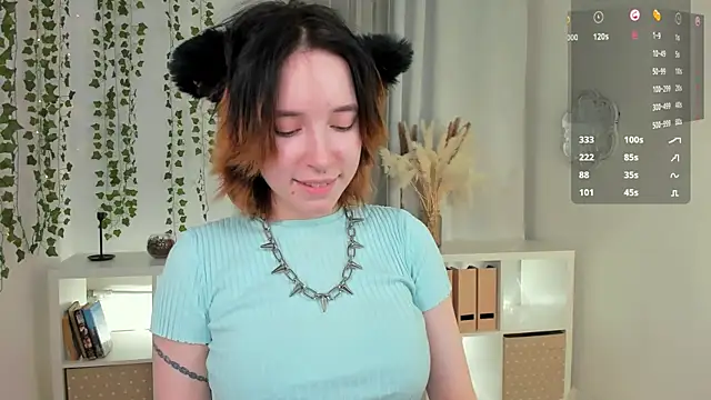 lilithlunna online show from January 21, 8:21 pm