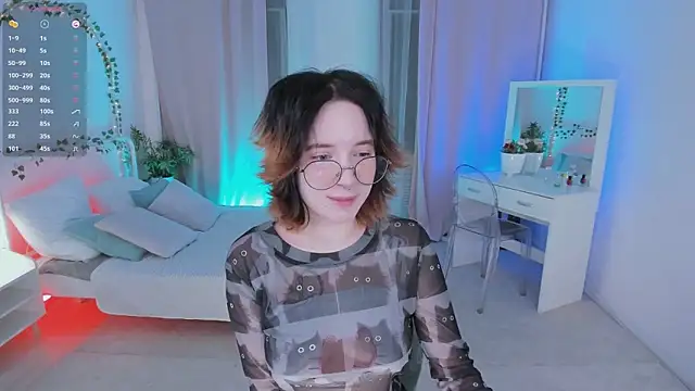 lilithlunna online show from January 22, 4:55 pm