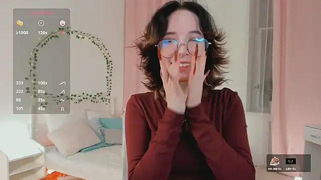 lilithlunna online show from February 28, 7:25 pm