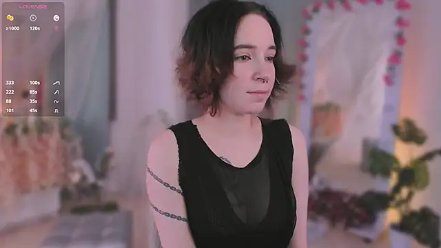 lilithlunna online show from March 13, 4:56 pm