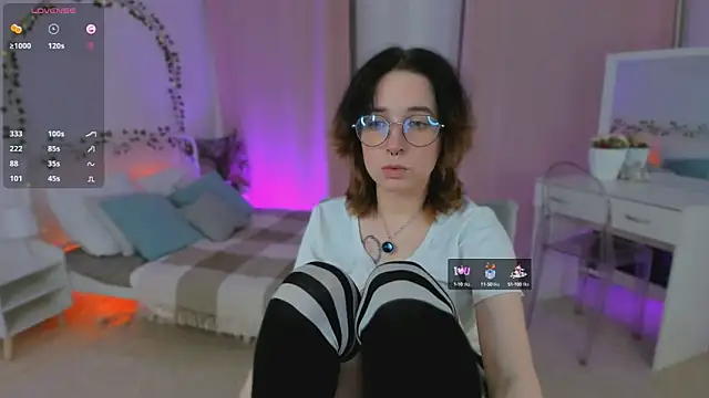 lilithlunna online show from March 19, 12:48 am