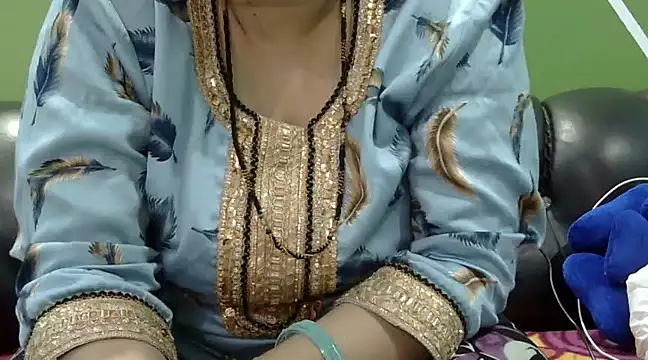 Snapshot of Housewife12 chatting on March 22, 6:25 pm Housewife12 online show from March 22, 6:25 pm