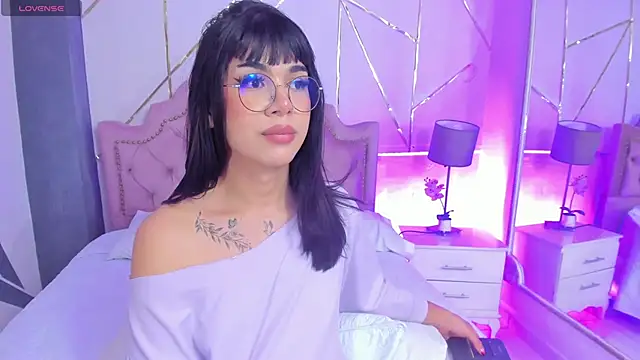 RoseCassie online show from January 30, 7:15 pm