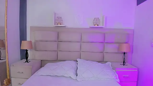 RoseCassie online show from February 12, 12:33 pm