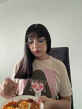 RoseCassie online show from March 9, 8:10 pm