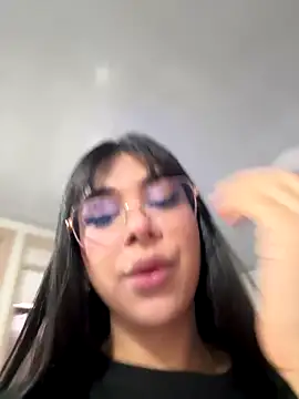 RoseCassie online show from November 20, 1:11 pm