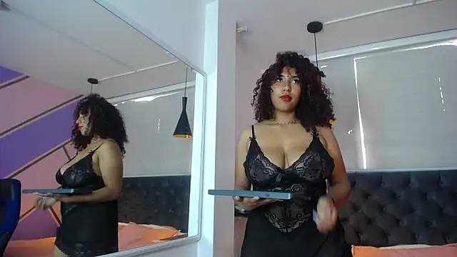 Snapshot of lauraltt chatting on January 31, 4:38 pm lauraltt online show from January 31, 4:38 pm