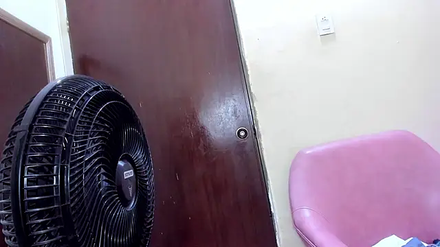 Mariana 16  online show from February 1, 1:02 am