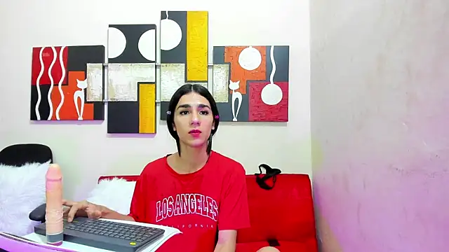 Mariana 16  online show from February 13, 11:15 pm