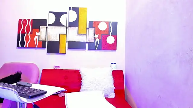 Mariana 16  online show from March 4, 11:00 pm