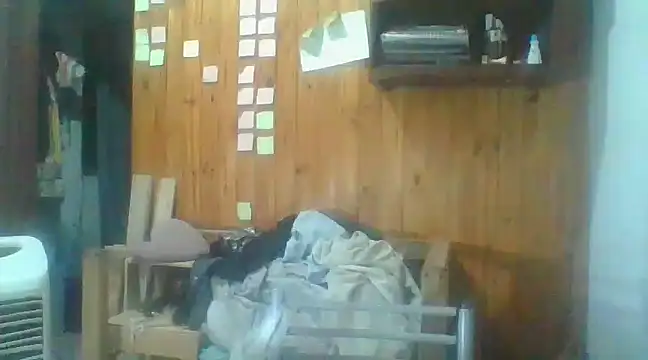 italianbighorse22 online show from January 2, 2:11 am