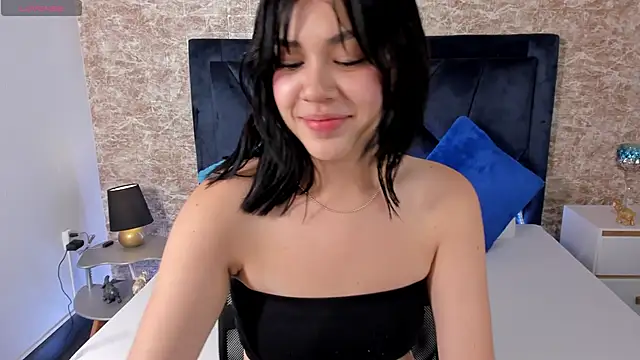 Lily Woodz online show from February 8, 6:55 pm