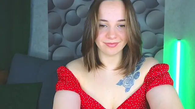 Snapshot of Cute_smile_sharon chatting on February 14, 2:07 am Cute smile sharon online show from February 14, 2:07 am