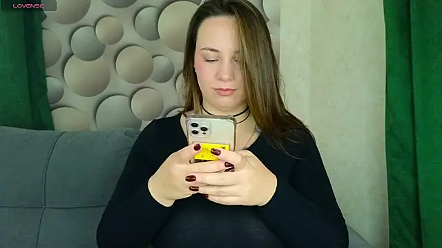 Snapshot of Cute_smile_sharon chatting on October 20, 4:35 am Cute smile sharon online show from October 20, 4:35 am