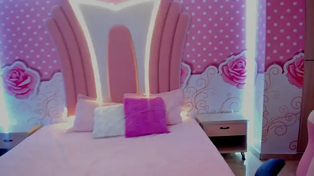 Lily Martinez online show from January 20, 11:10 pm