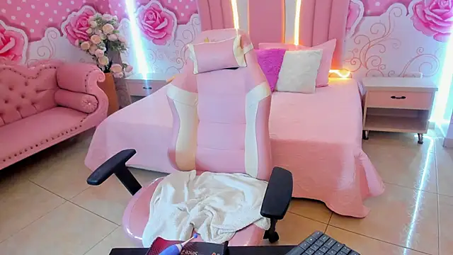 Lily Martinez online show from January 22, 2:26 am