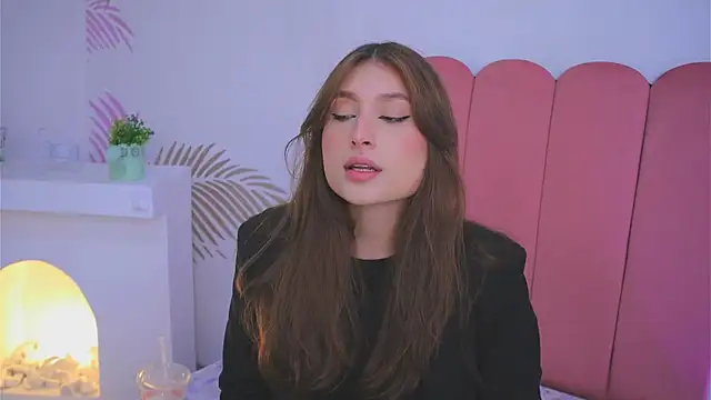 Daisha Riley online show from February 21, 12:28 pm