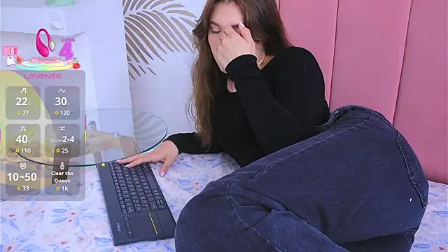 Daisha Riley online show from February 27, 6:31 pm