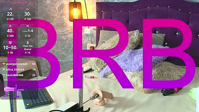 Snapshot of Little_lili19 chatting on February 14, 11:31 pm Little lili19 online show from February 14, 11:31 pm