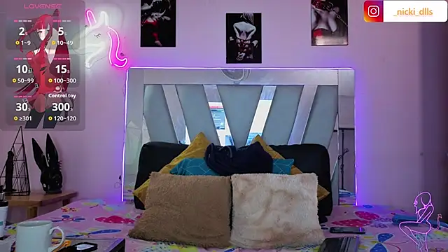 supradoll online show from October 29, 4:20 pm