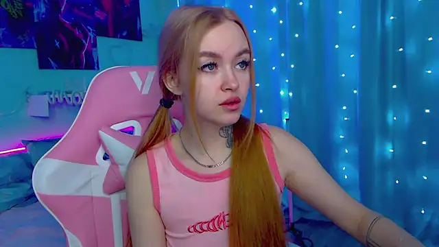 Snapshot of Naughty_Mable chatting on January 25, 12:27 am Naughty Mable online show from January 25, 12:27 am