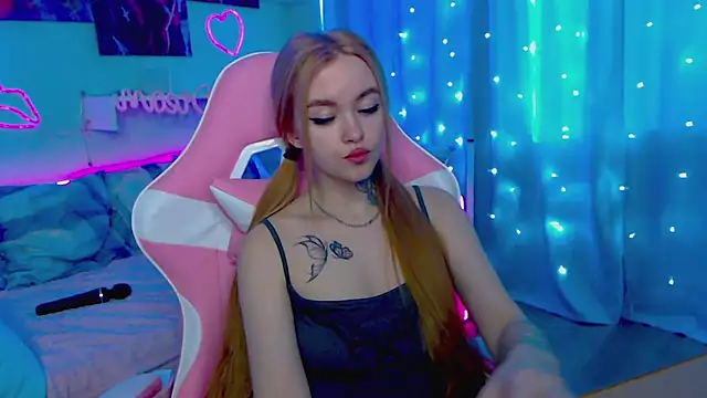 Snapshot of Naughty_Mable chatting on January 30, 6:24 am Naughty Mable online show from January 30, 6:24 am