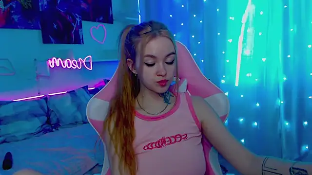 Snapshot of Naughty_Mable chatting on February 5, 6:56 am Naughty Mable online show from February 5, 6:56 am