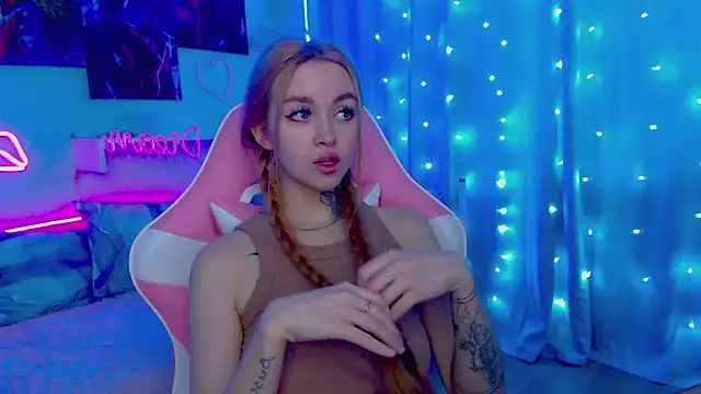 Snapshot of Naughty_Mable chatting on February 10, 7:04 am Naughty Mable online show from February 10, 7:04 am