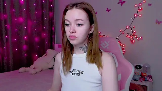 Snapshot of Naughty_Mable chatting on October 14, 12:11 am Naughty Mable online show from October 14, 12:11 am