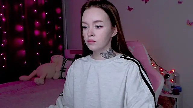 Snapshot of Naughty_Mable chatting on November 17, 1:11 am Naughty Mable online show from November 17, 1:11 am