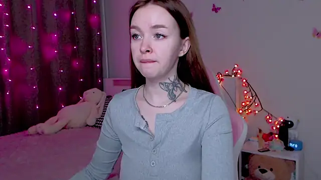 Snapshot of Naughty_Mable chatting on November 24, 12:21 am Naughty Mable online show from November 24, 12:21 am