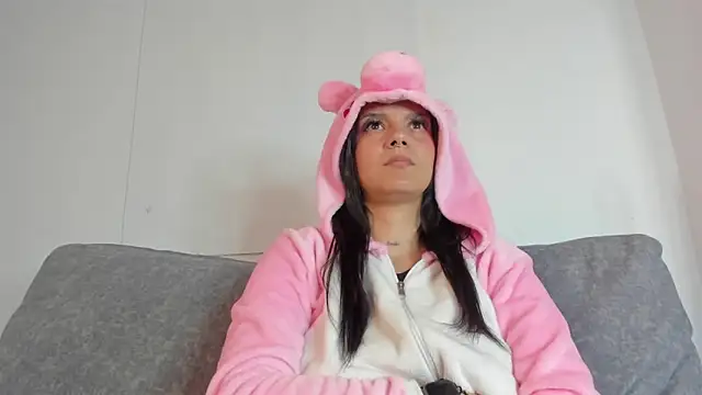 Abril jones10 online show from February 20, 10:05 am