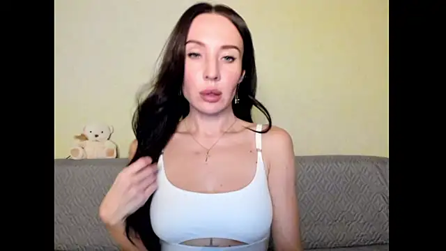 Snapshot of One_of_the_girls chatting on February 8, 7:27 pm One of the girls online show from February 8, 7:27 pm