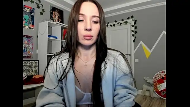 Snapshot of One_of_the_girls chatting on February 22, 6:52 pm One of the girls online show from February 22, 6:52 pm