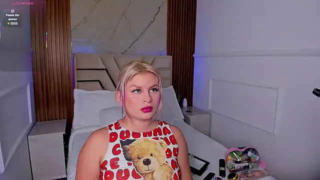 LolaAngellx online show from March 13, 1:18 pm