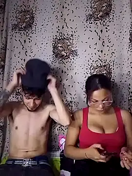 Snapshot of BlakeandRouse chatting on December 31, 12:43 am BlakeandRouse online show from December 31, 12:43 am