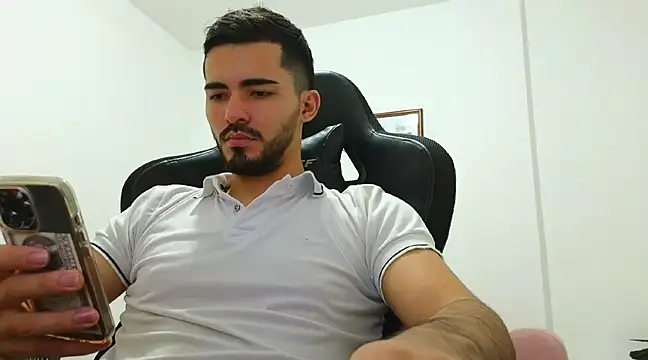 Massimoo 07 online show from December 21, 9:15 pm