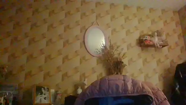 BELLAMORGANE1 online show from December 24, 7:00 pm