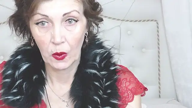 SilviaHart online show from October 3, 7:27 am