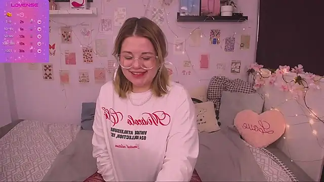 Snapshot of TessPleasure chatting on January 2, 5:57 am TessPleasure online show from January 2, 5:57 am